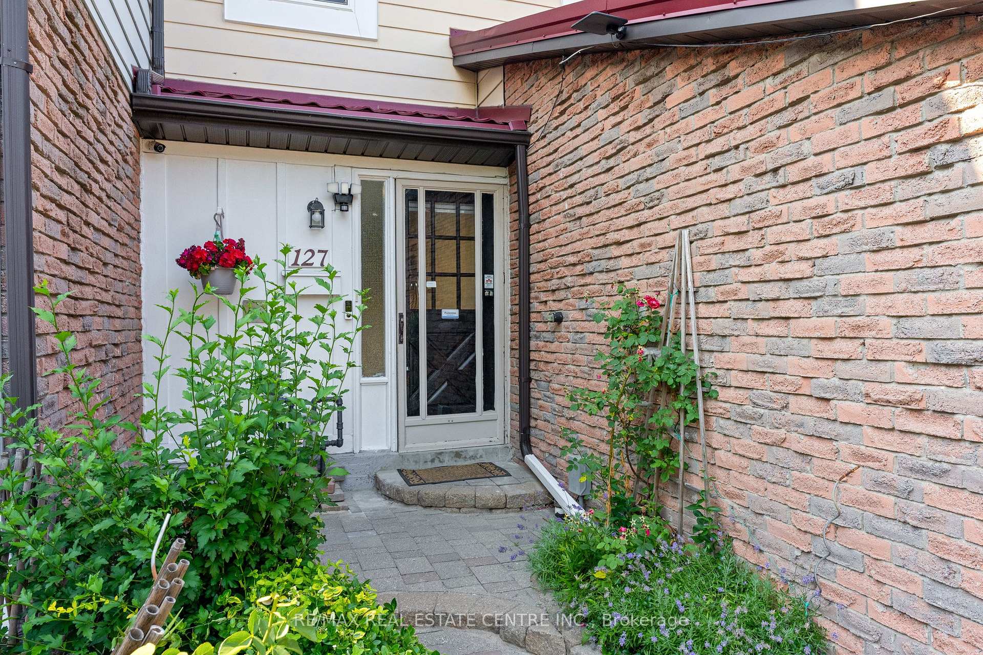Photo 4 of 127 Lowry Square, Scarborough, Malvern — HOMEH