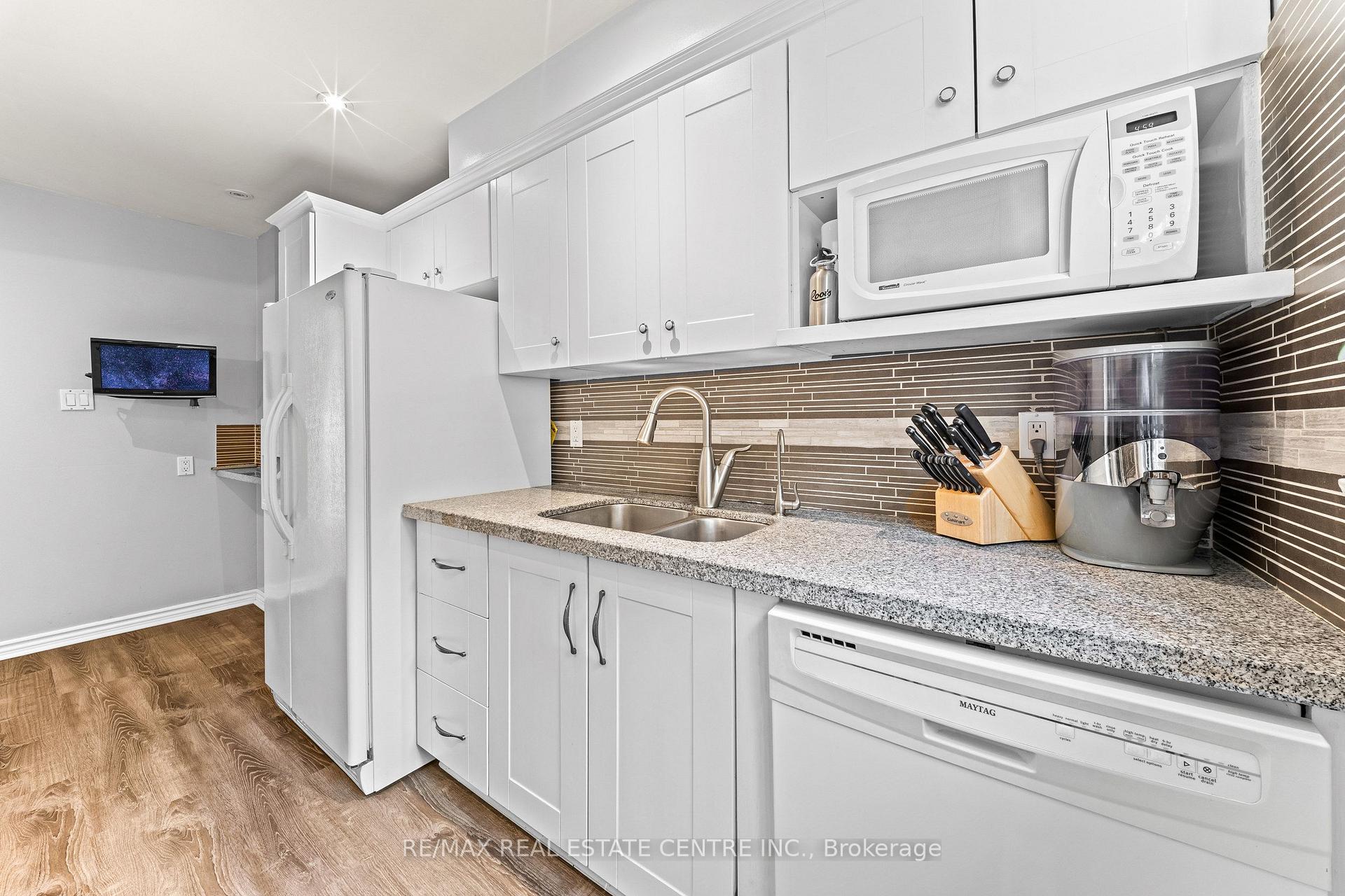 Photo 12 of 127 Lowry Square, Scarborough, Malvern — HOMEH