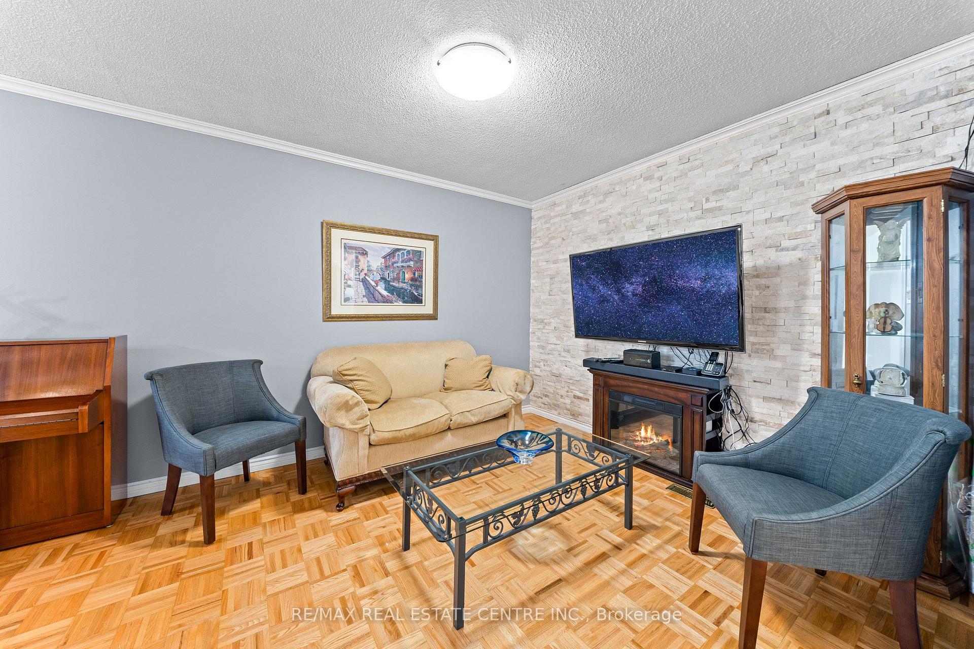 Photo 14 of 127 Lowry Square, Scarborough, Malvern — HOMEH