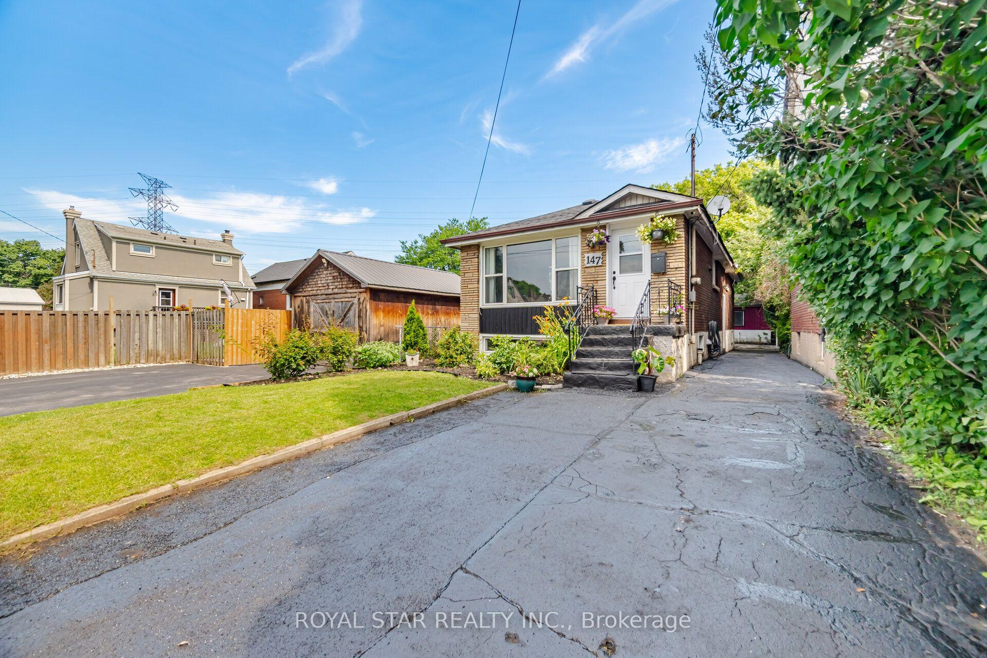 Photo 3 of 147 Grace Avenue, Hamilton, Parkview — HOMEH