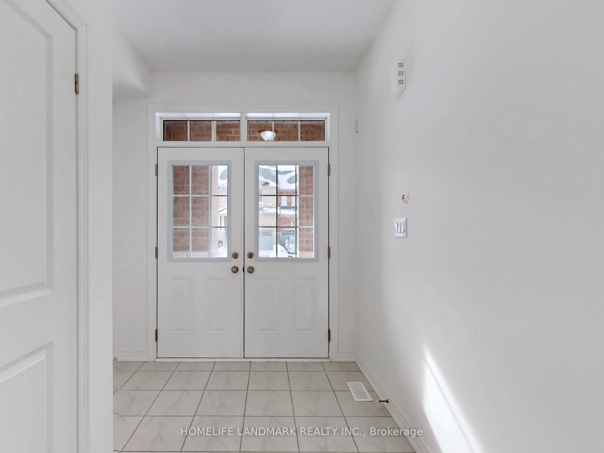 Photo 3 of 8 Bushwood Trail, Brampton, Northwest Brampton — HOMEH