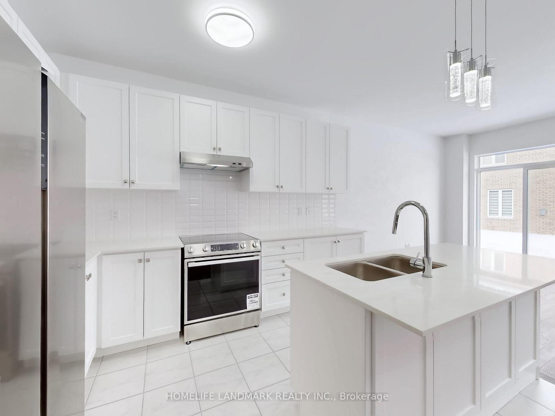 Photo 11 of 8 Bushwood Trail, Brampton, Northwest Brampton — HOMEH