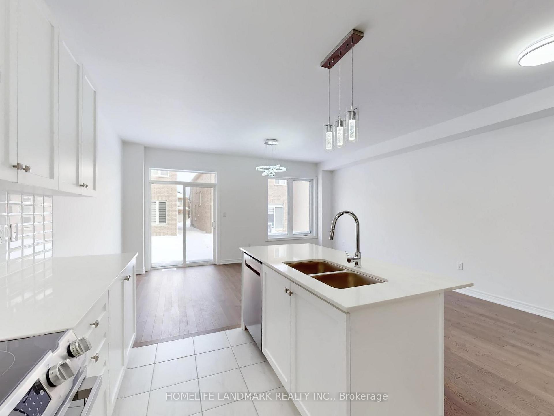 Photo 13 of 8 Bushwood Trail, Brampton, Northwest Brampton — HOMEH