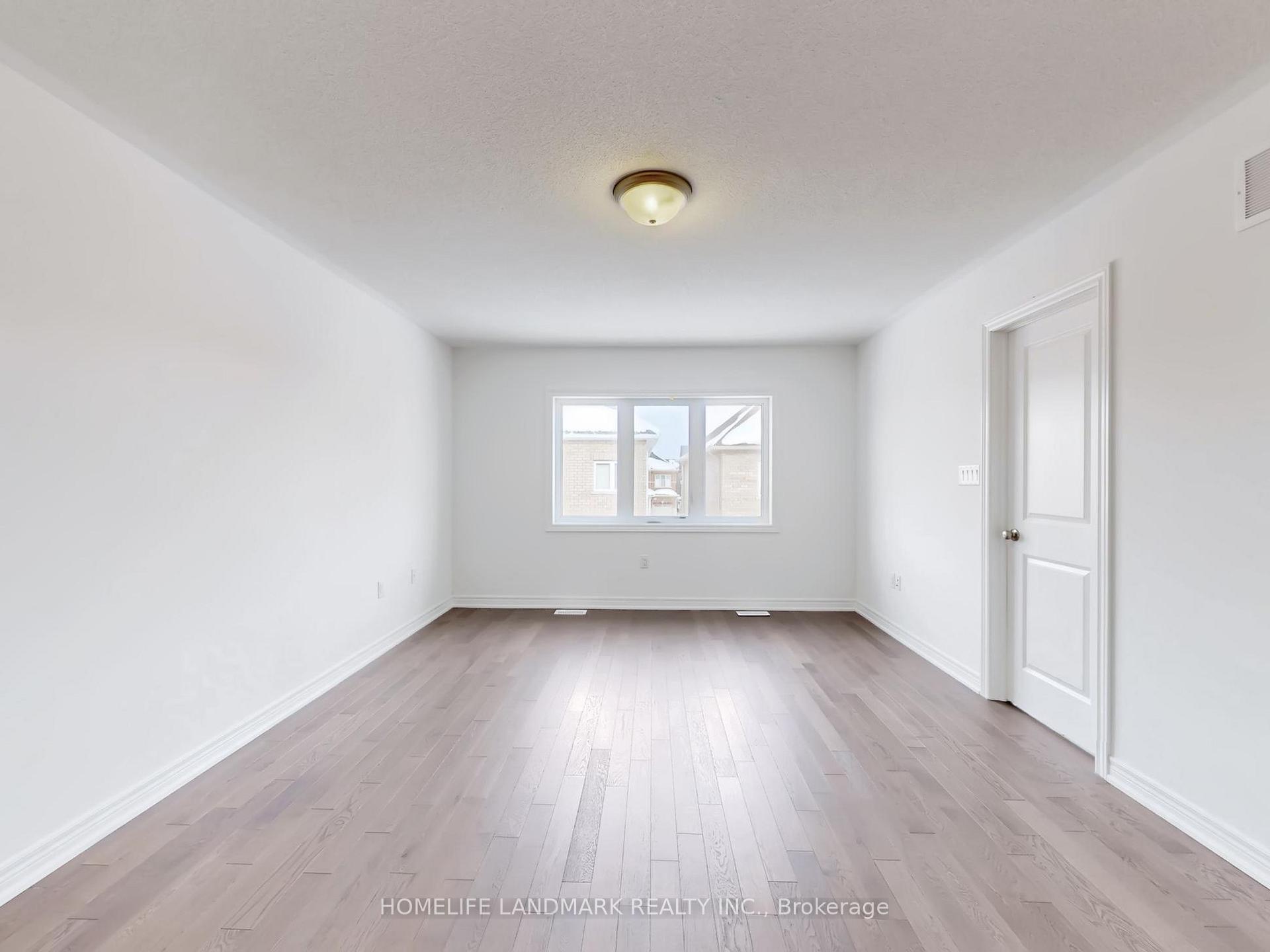 Photo 18 of 8 Bushwood Trail, Brampton, Northwest Brampton — HOMEH
