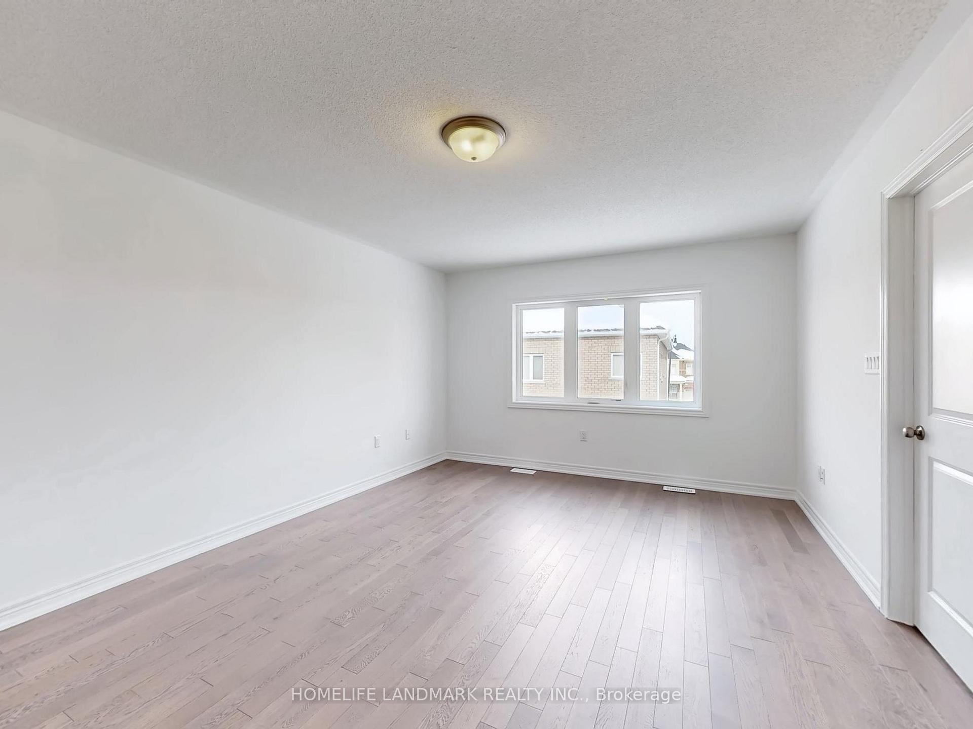 Photo 19 of 8 Bushwood Trail, Brampton, Northwest Brampton — HOMEH