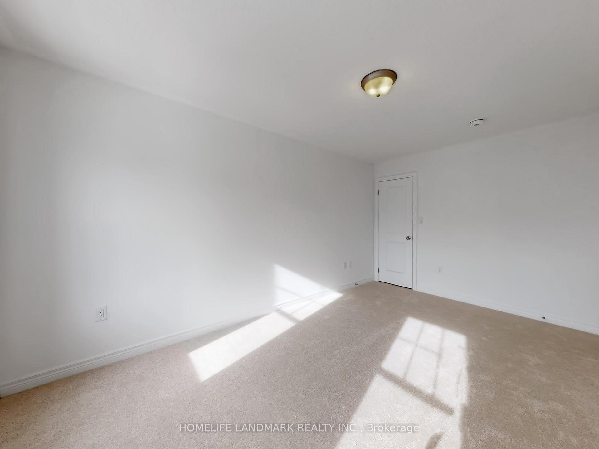 Photo 32 of 8 Bushwood Trail, Brampton, Northwest Brampton — HOMEH