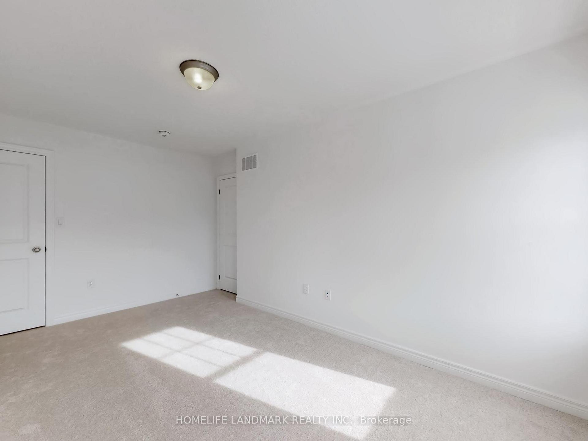 Photo 33 of 8 Bushwood Trail, Brampton, Northwest Brampton — HOMEH