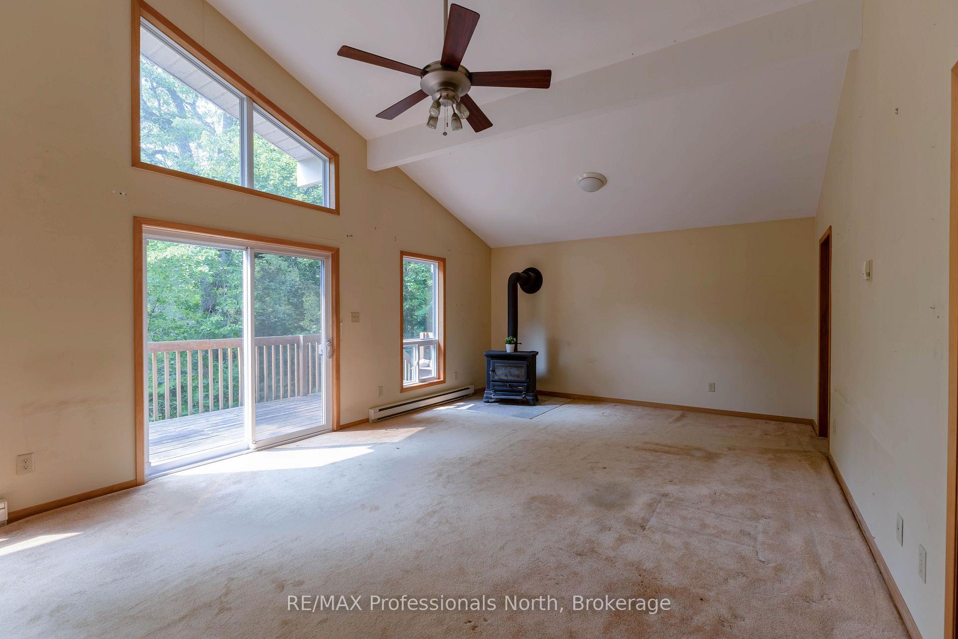 Photo 8 of 13 Hickory Crescent, Seguin — HOMEH