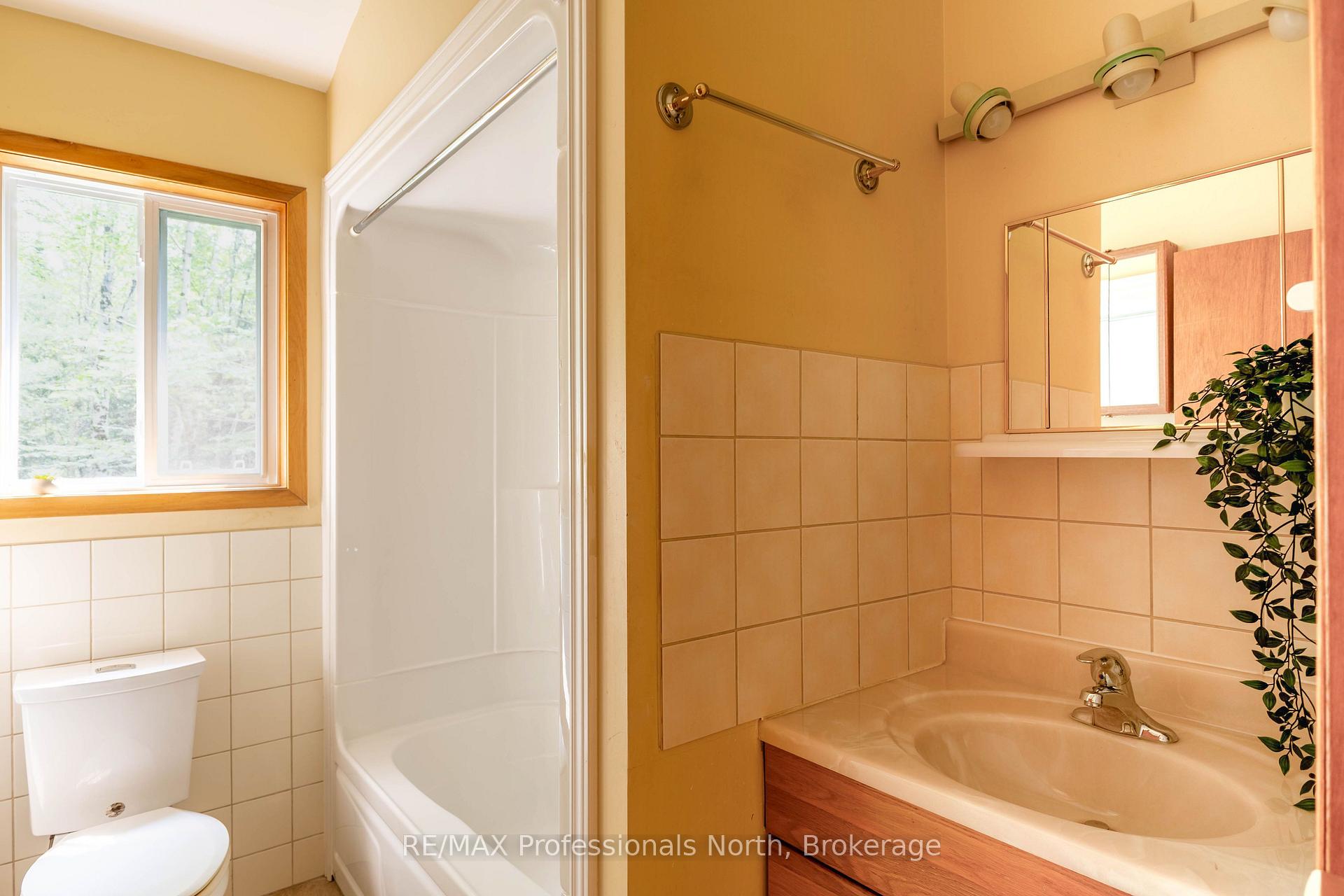Photo 23 of 13 Hickory Crescent, Seguin — HOMEH