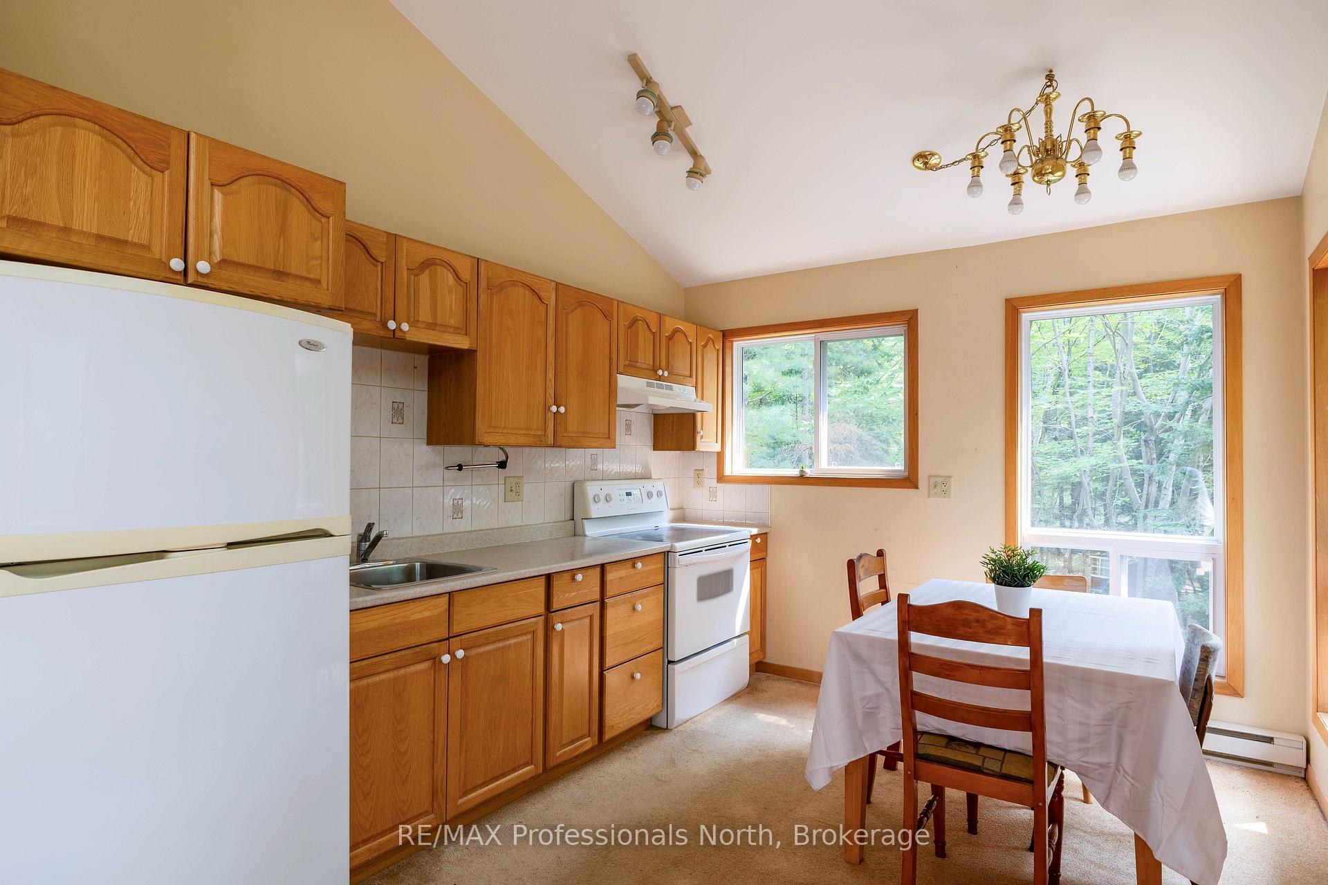 Photo 25 of 13 Hickory Crescent, Seguin — HOMEH