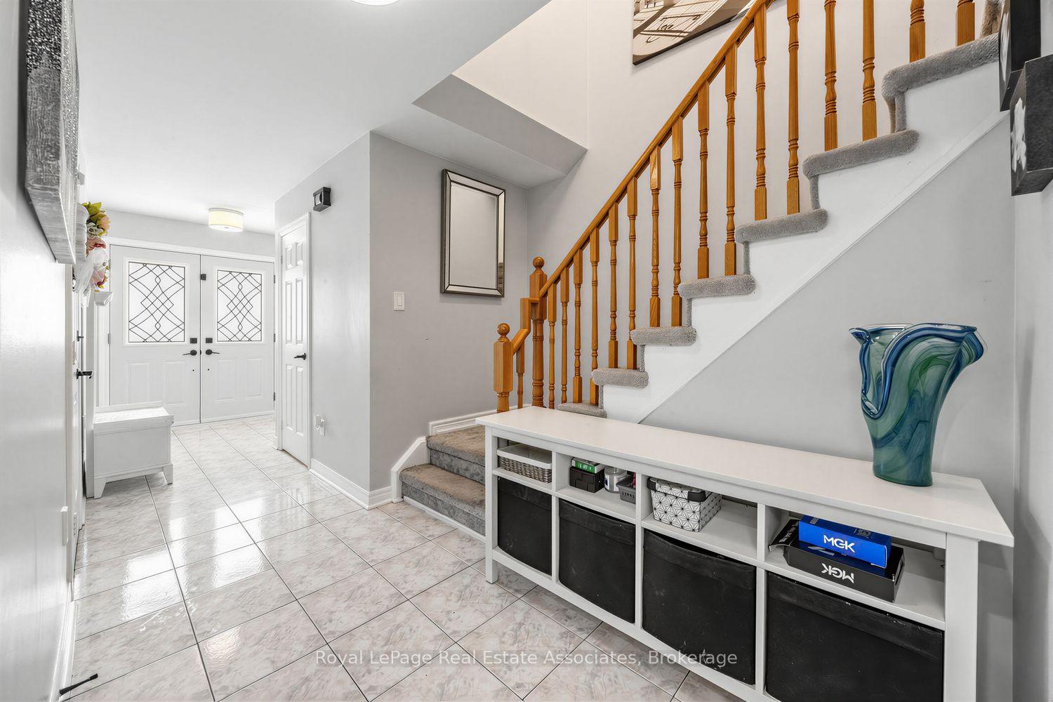 Photo 4 of 25 Rolling Hills Lane, Caledon, Bolton West — HOMEH
