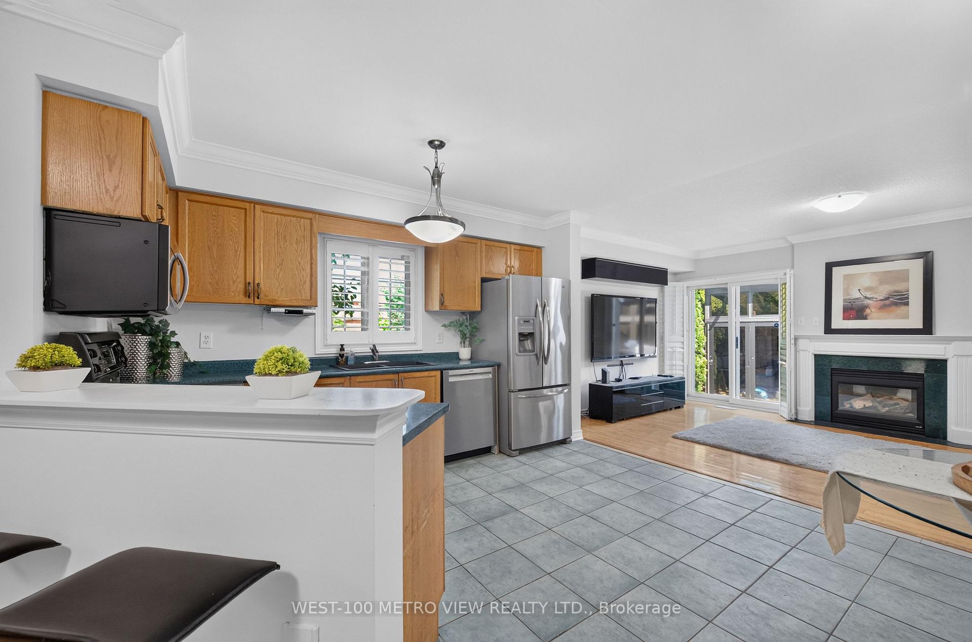 Photo 7 of 748 Summer Park Crescent, Mississauga, Fairview — HOMEH