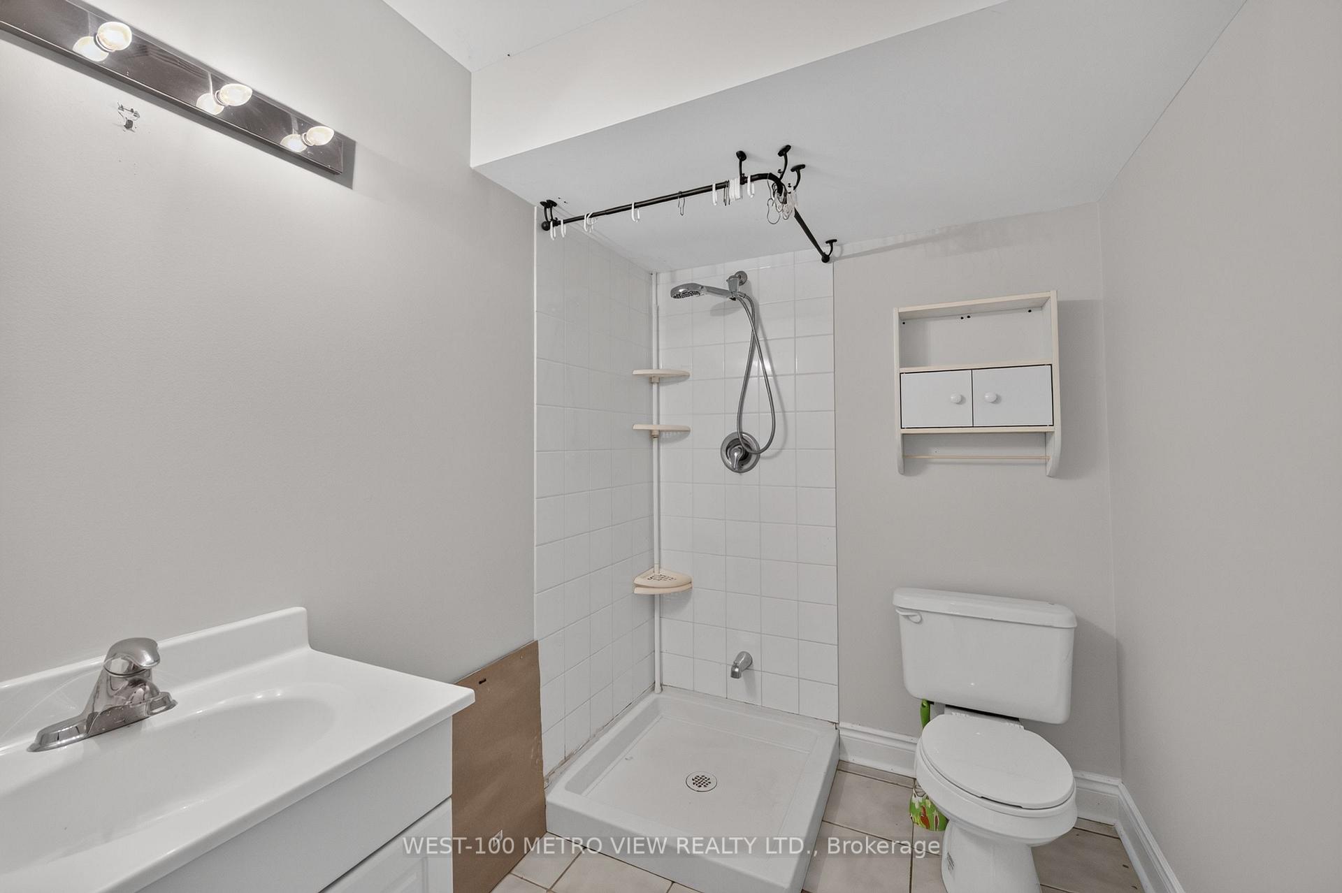 Photo 32 of 748 Summer Park Crescent, Mississauga, Fairview — HOMEH