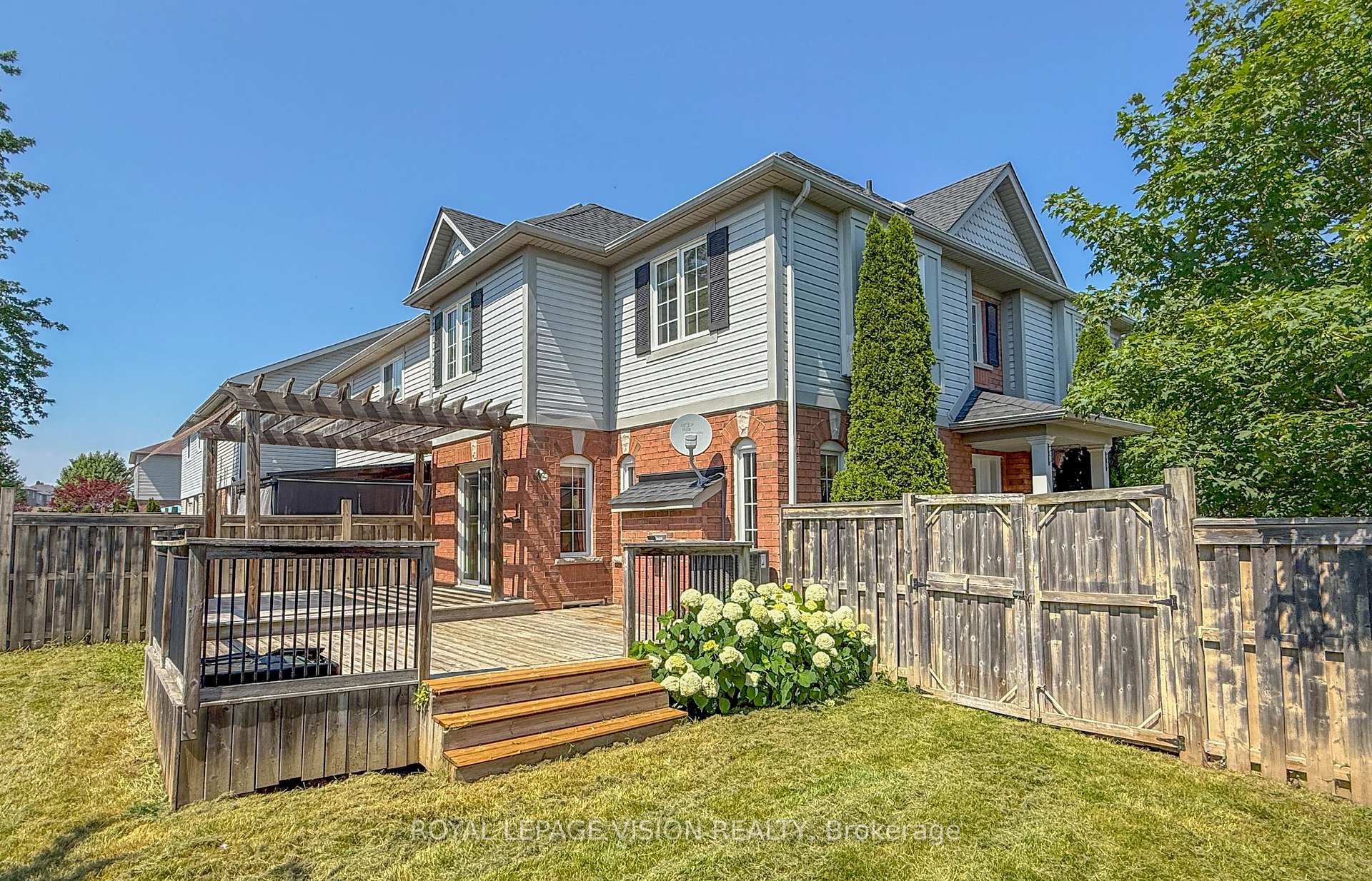 Photo 44 of 2 Laprade Square, Clarington, Bowmanville — HOMEH