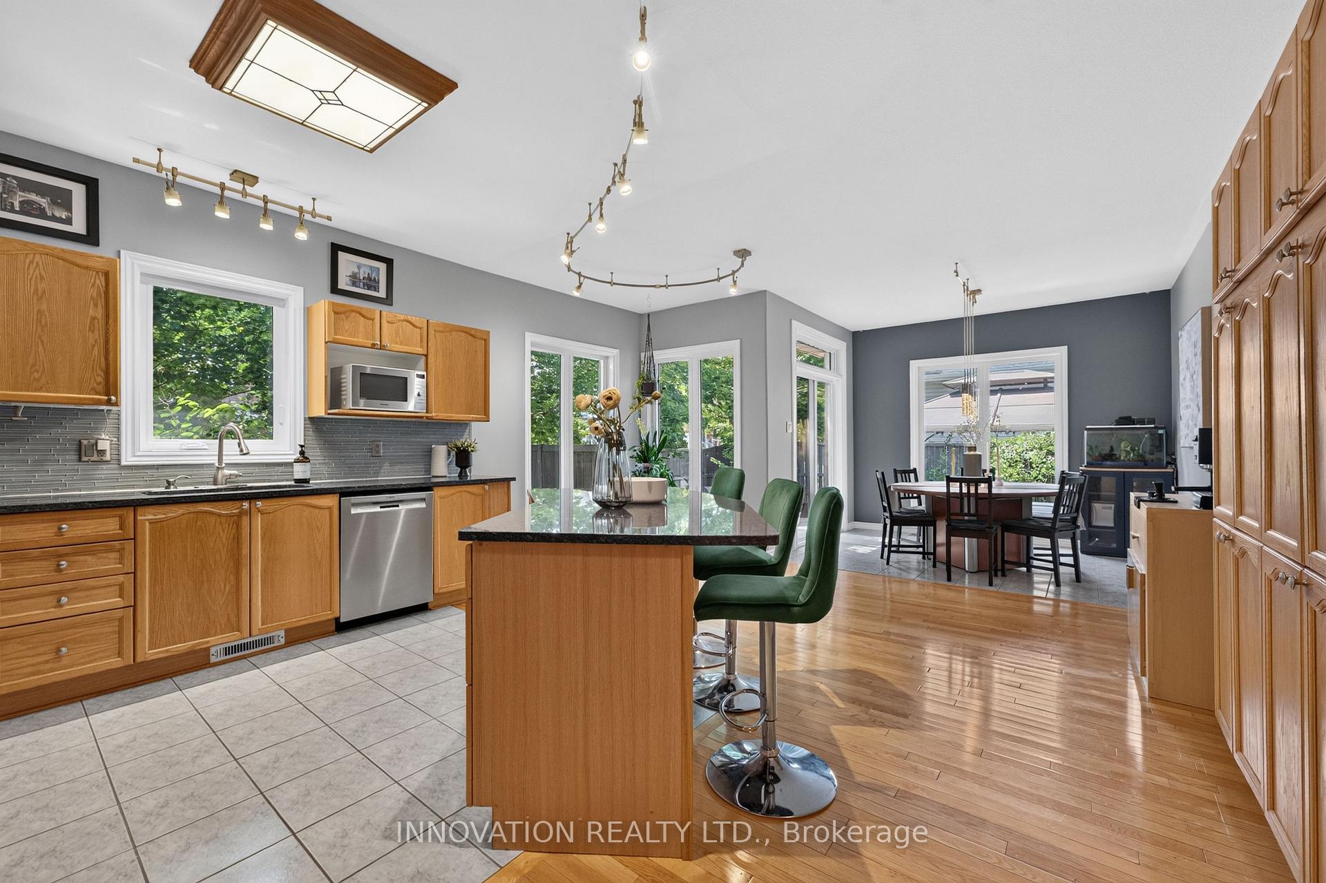Photo 15 of 20 Peikoff Crescent, Ottawa, Kanata - Morgan's Grant/South March — HOMEH