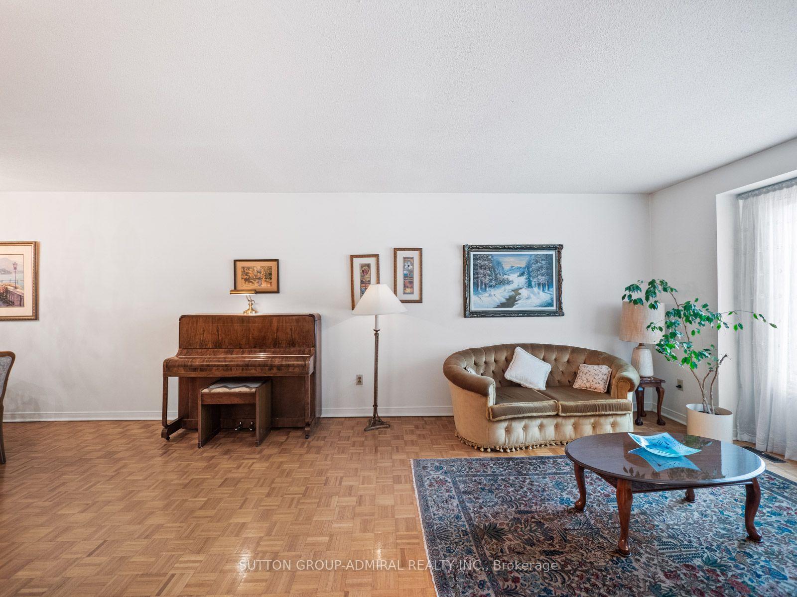 Photo 5 of 169 Robert Hicks Drive, North York, Westminster-Branson — HOMEH