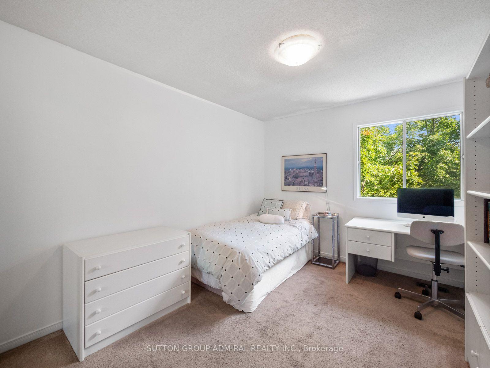 Photo 25 of 169 Robert Hicks Drive, North York, Westminster-Branson — HOMEH