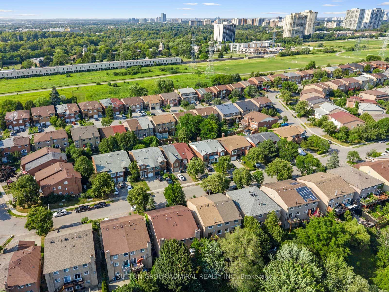 Photo 48 of 169 Robert Hicks Drive, North York, Westminster-Branson — HOMEH