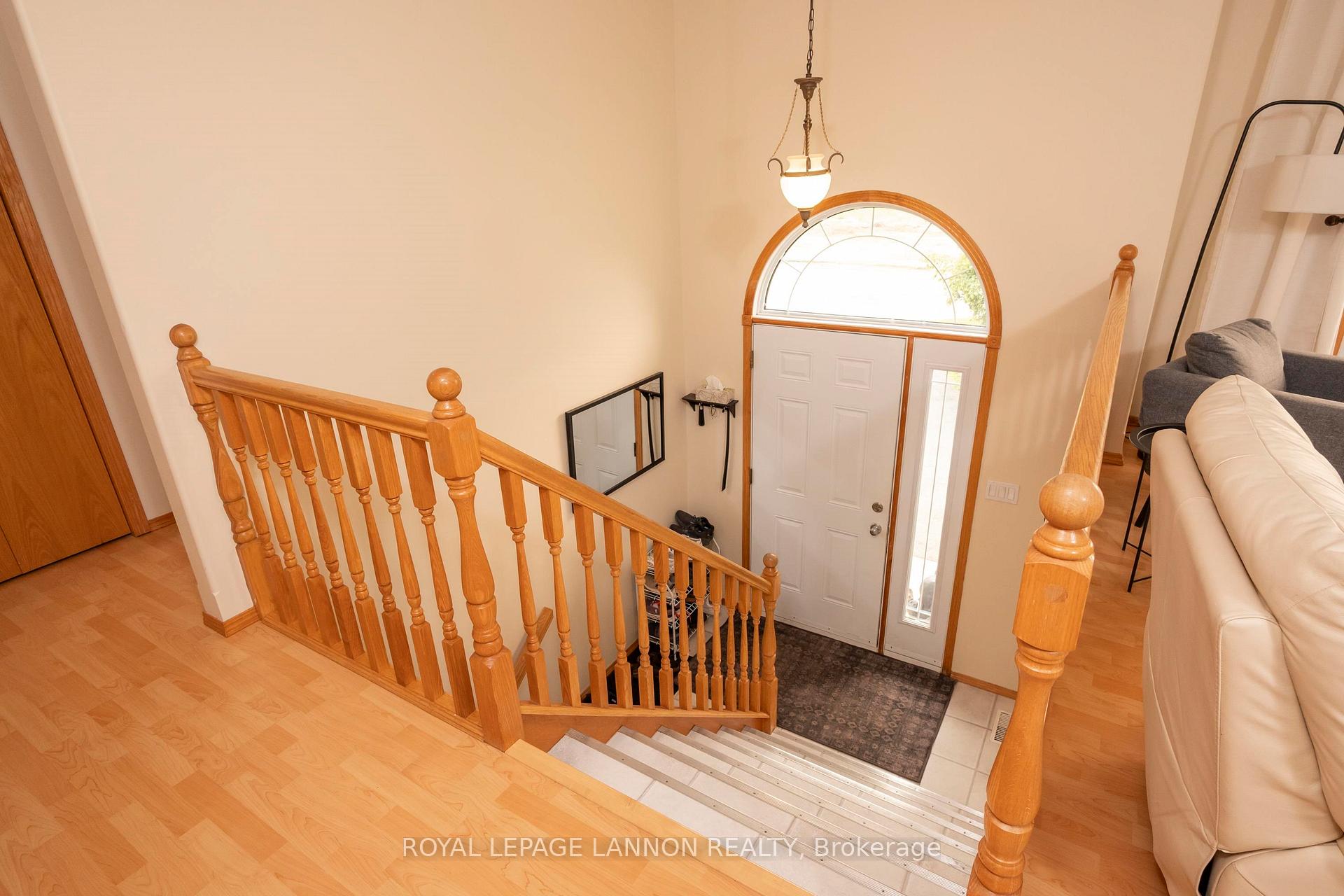Photo 2 of 1486 Hutton Park Drive, Thunder Bay, John Street North — HOMEH