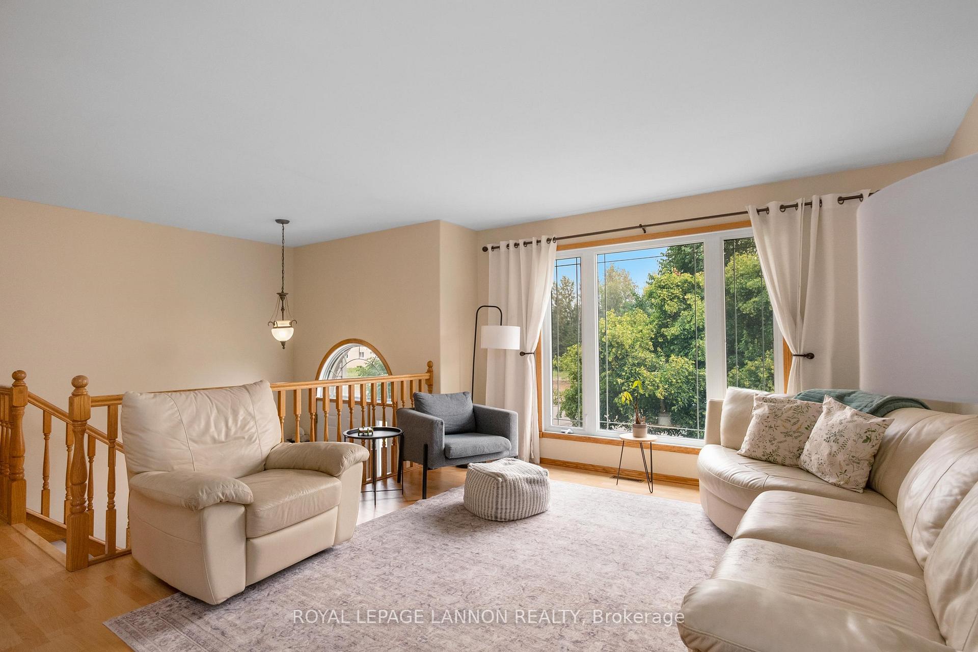 Photo 5 of 1486 Hutton Park Drive, Thunder Bay, John Street North — HOMEH