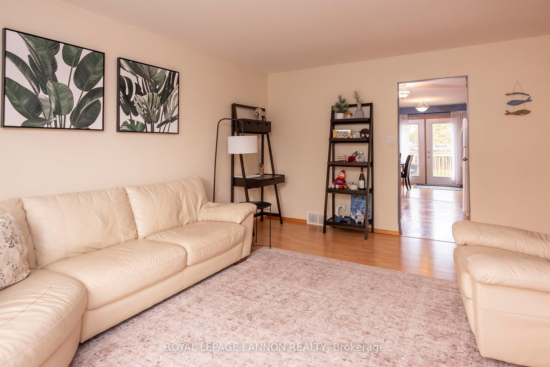 Photo 6 of 1486 Hutton Park Drive, Thunder Bay, John Street North — HOMEH