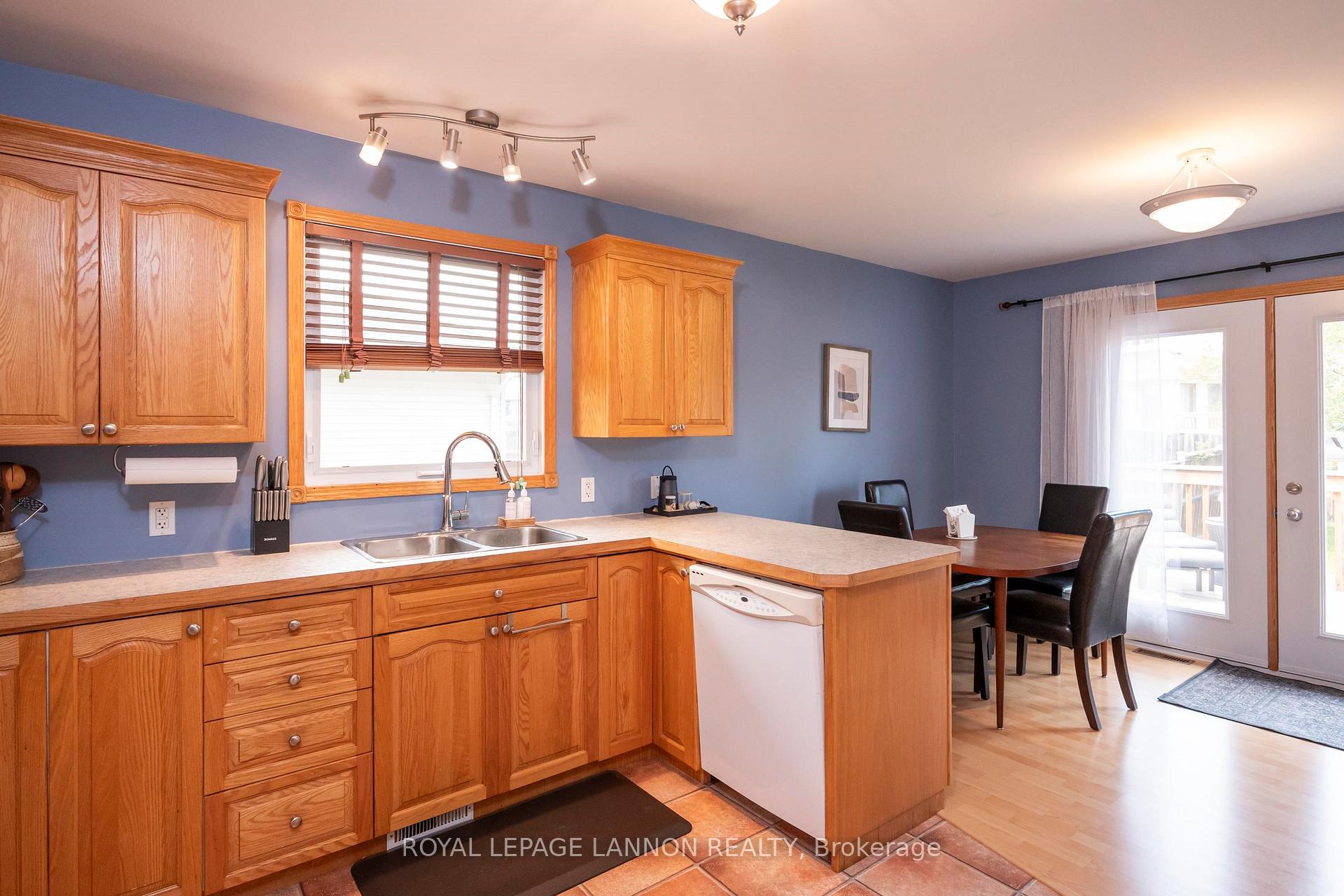 Photo 13 of 1486 Hutton Park Drive, Thunder Bay, John Street North — HOMEH