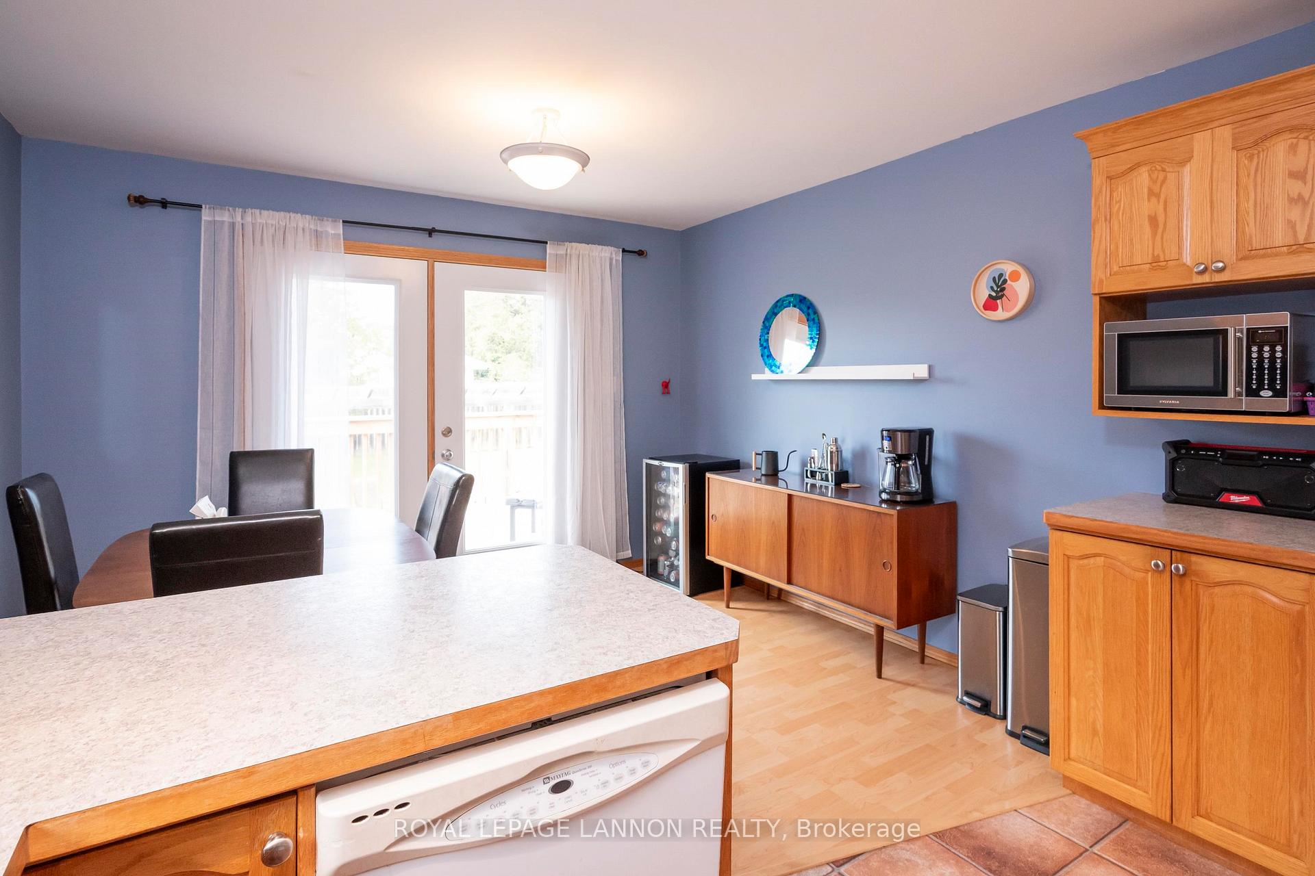 Photo 15 of 1486 Hutton Park Drive, Thunder Bay, John Street North — HOMEH