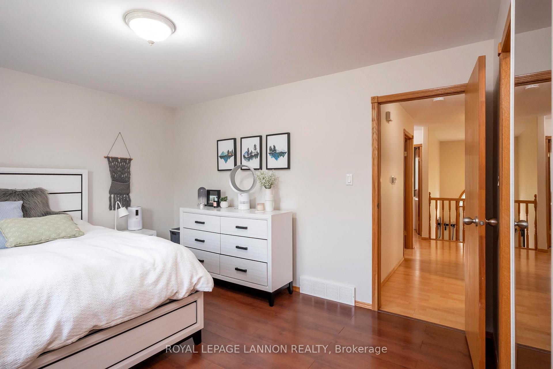 Photo 20 of 1486 Hutton Park Drive, Thunder Bay, John Street North — HOMEH