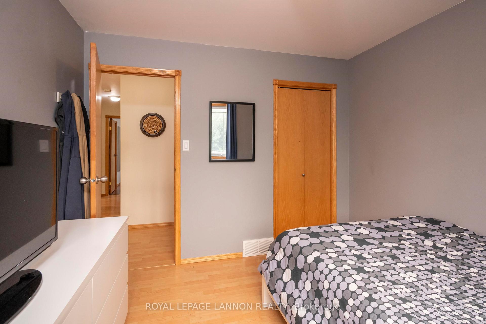 Photo 22 of 1486 Hutton Park Drive, Thunder Bay, John Street North — HOMEH