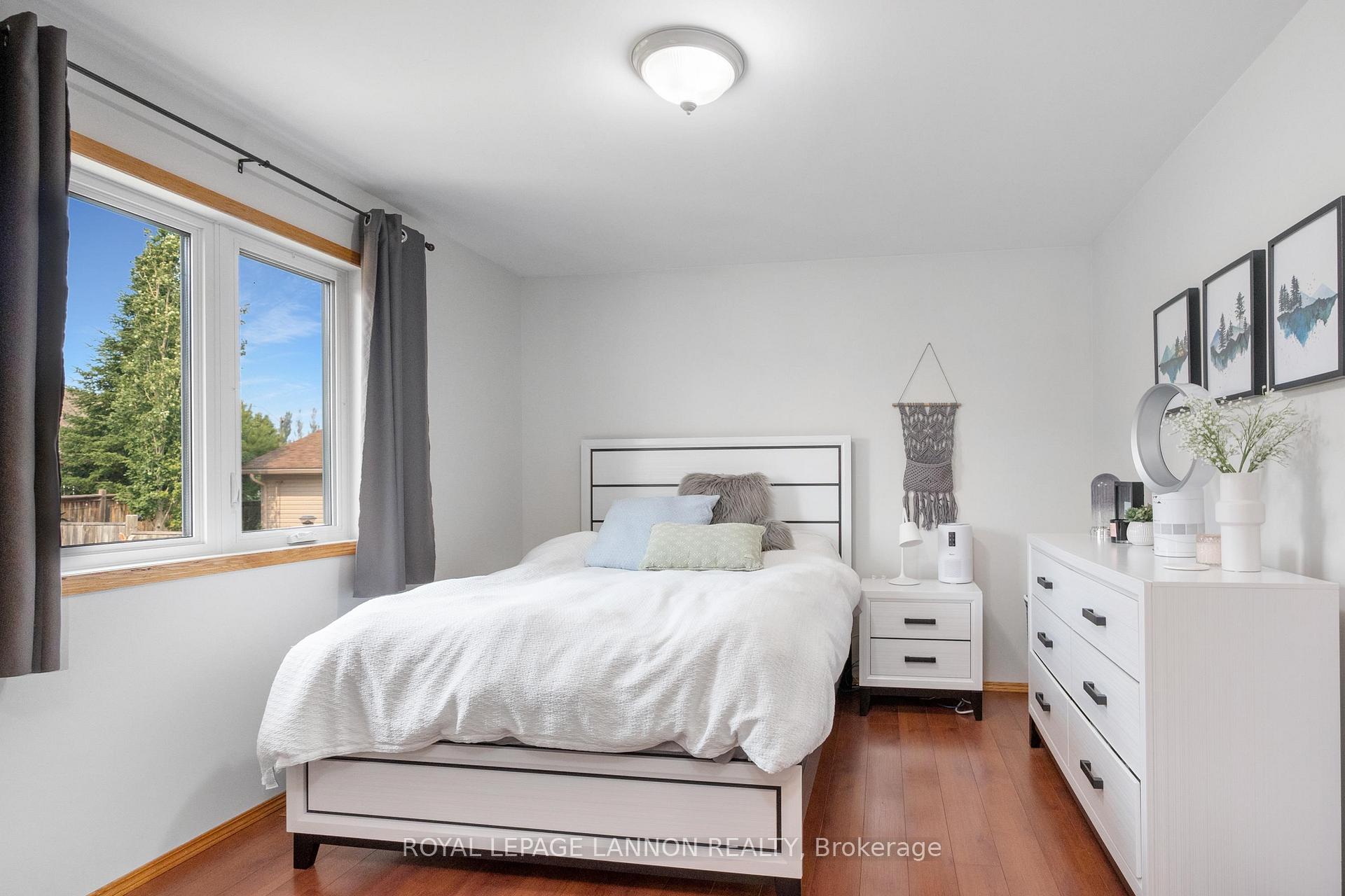 Photo 25 of 1486 Hutton Park Drive, Thunder Bay, John Street North — HOMEH