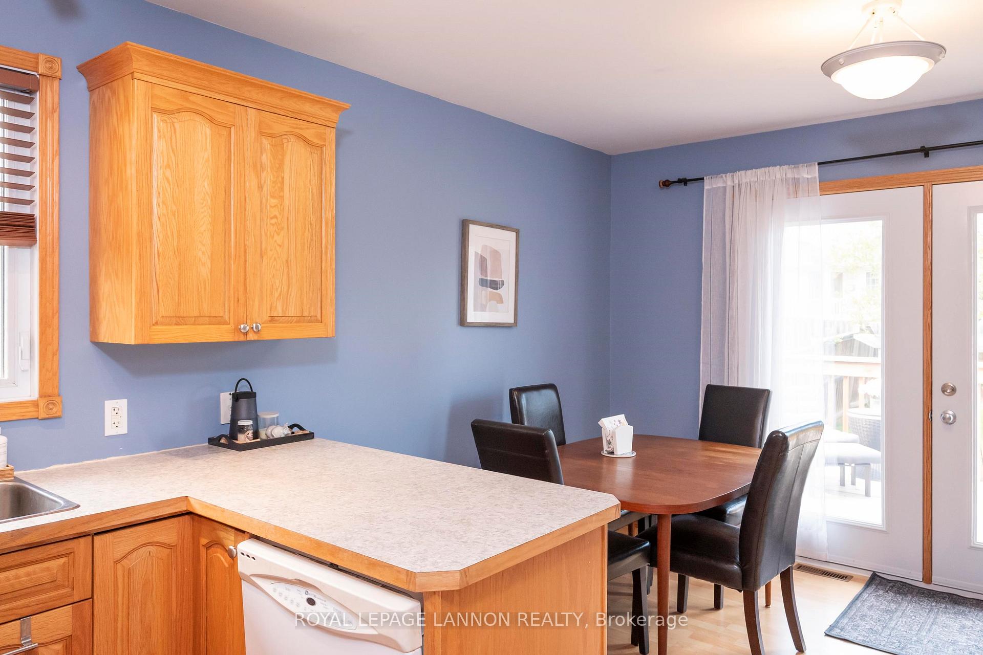 Photo 29 of 1486 Hutton Park Drive, Thunder Bay, John Street North — HOMEH