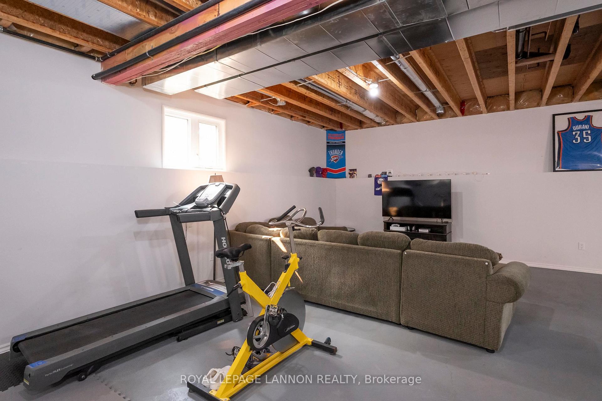 Photo 36 of 1486 Hutton Park Drive, Thunder Bay, John Street North — HOMEH