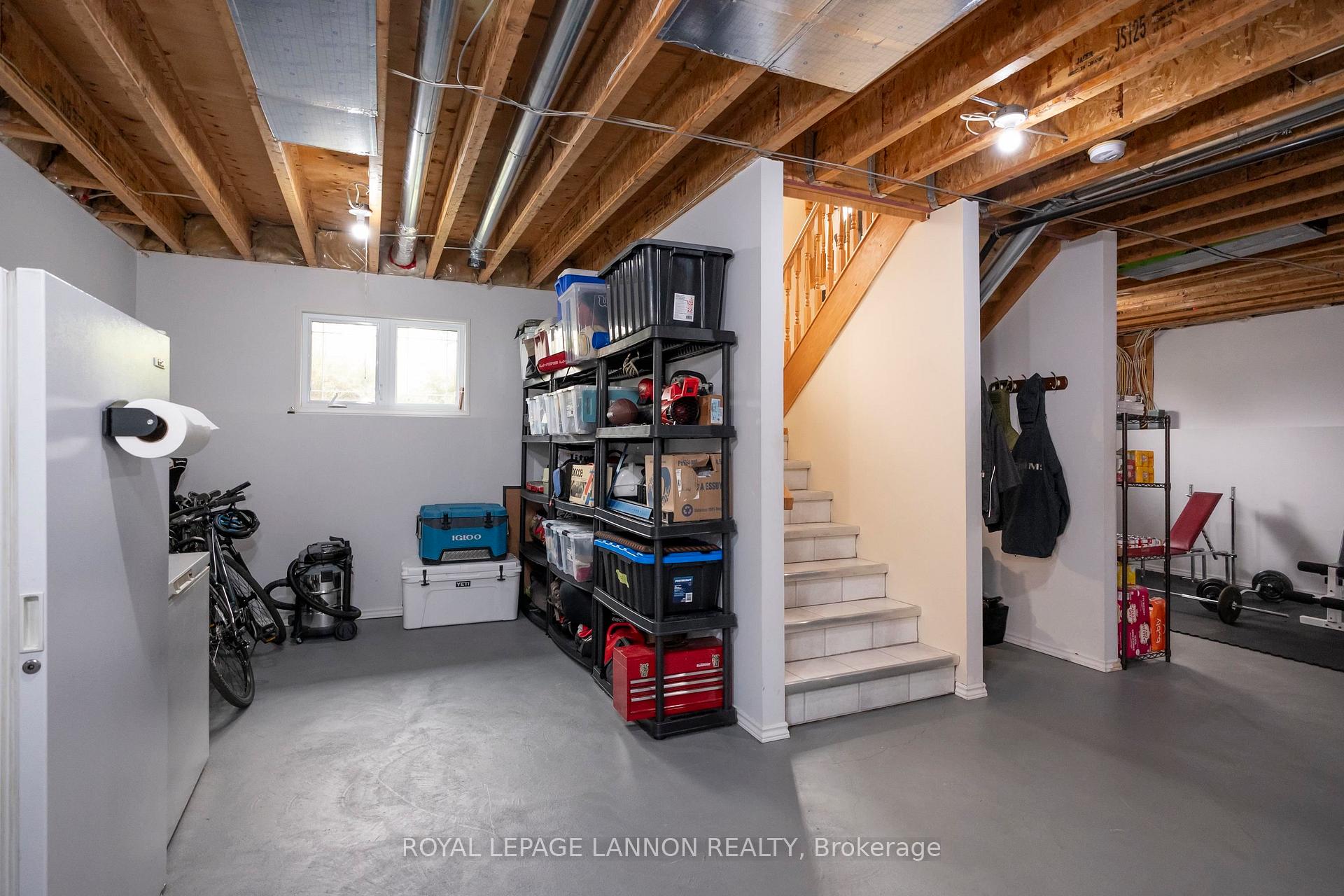 Photo 38 of 1486 Hutton Park Drive, Thunder Bay, John Street North — HOMEH