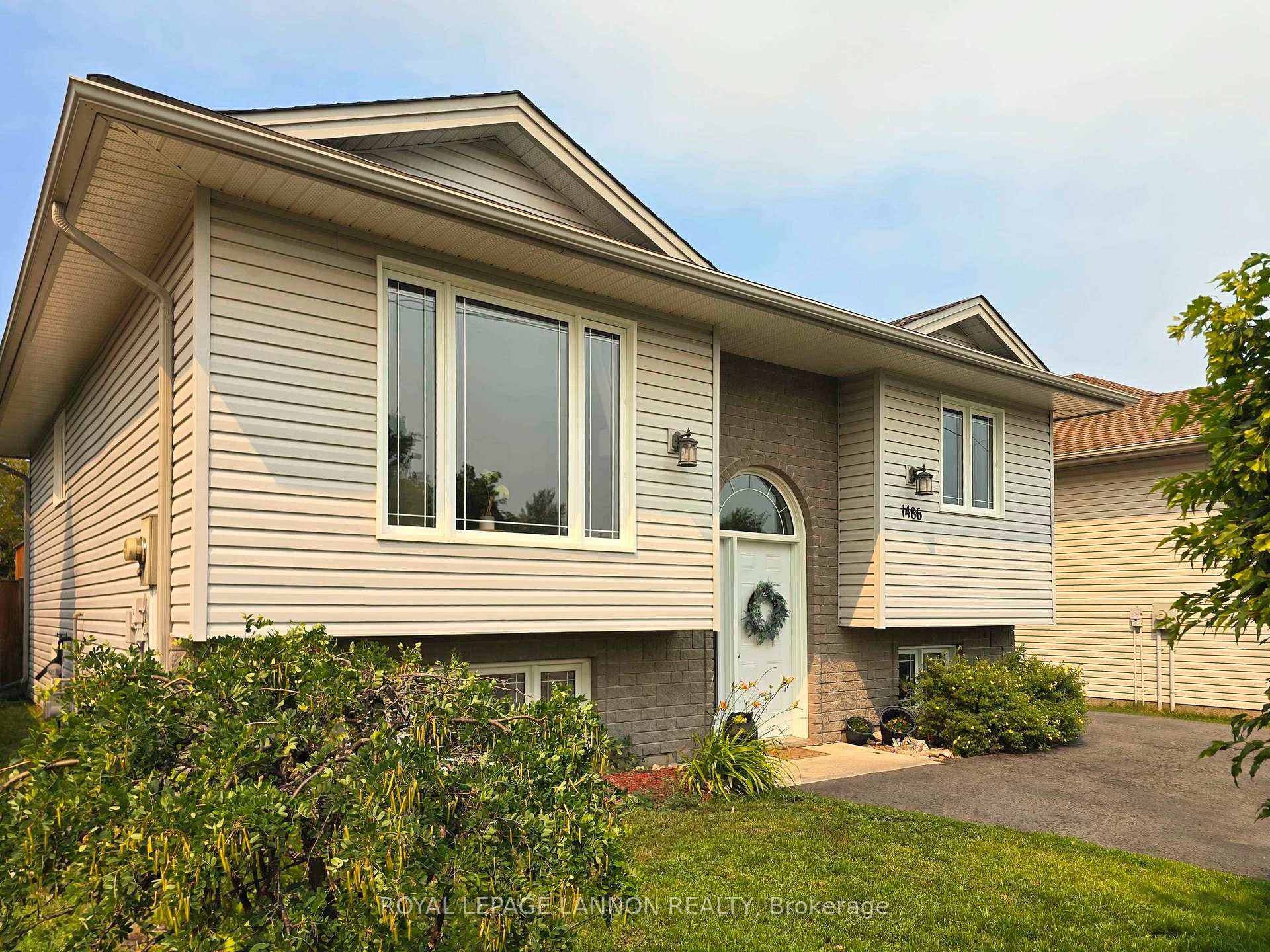 Photo 45 of 1486 Hutton Park Drive, Thunder Bay, John Street North — HOMEH