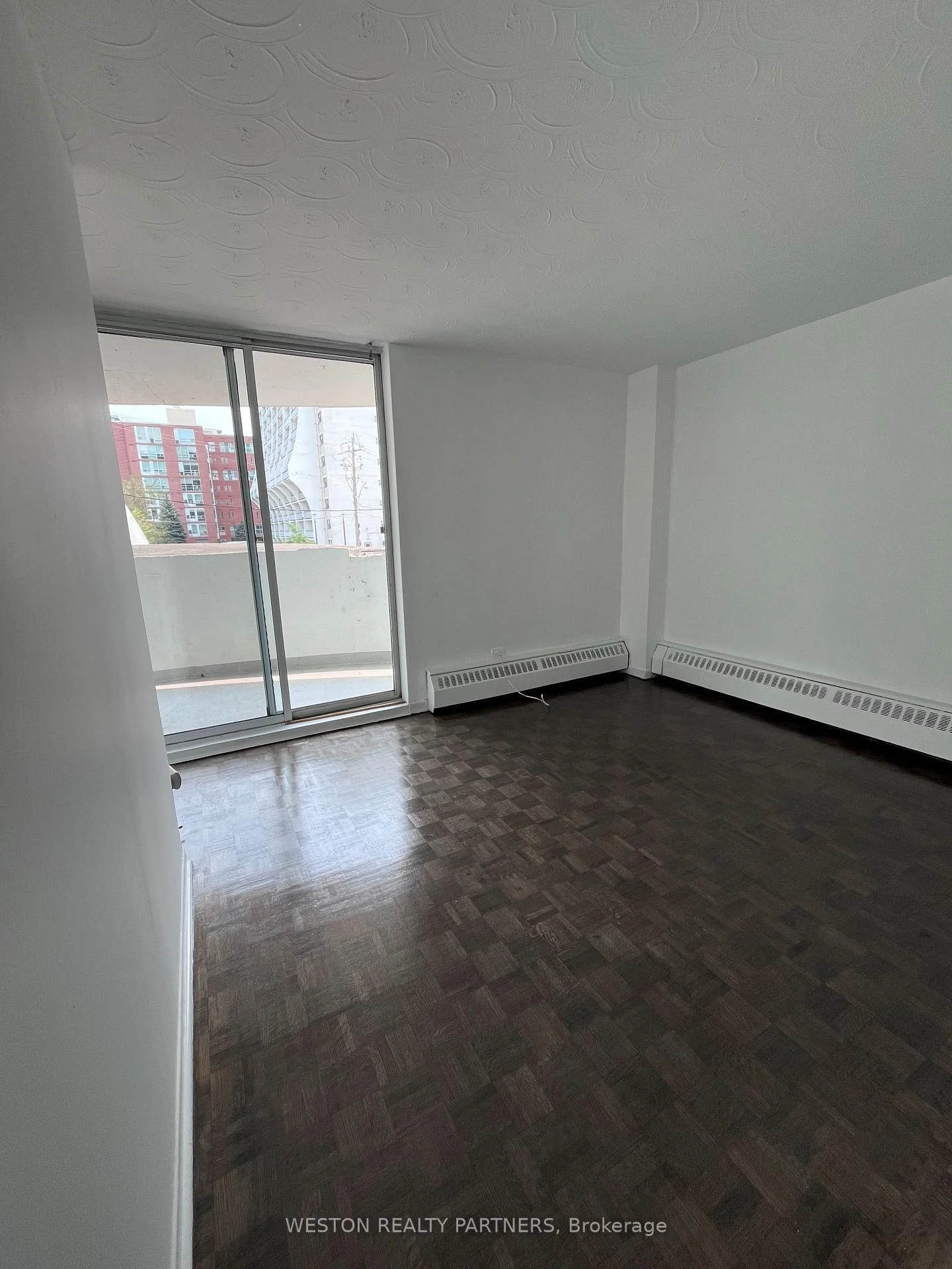 Photo 4 of Unit 204, 44 Walmer Road, Toronto, The Annex — HOMEH