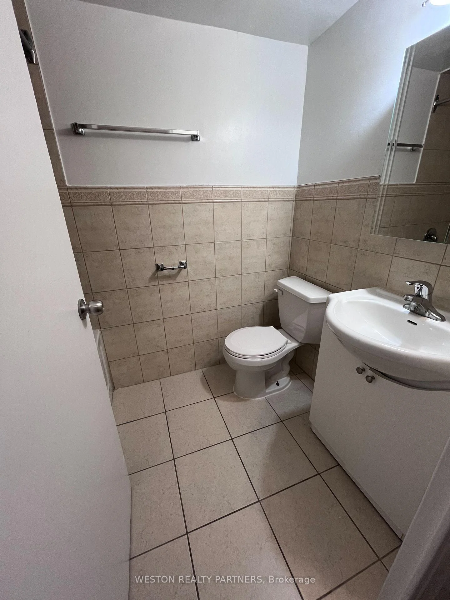 Photo 7 of Unit 204, 44 Walmer Road, Toronto, The Annex — HOMEH