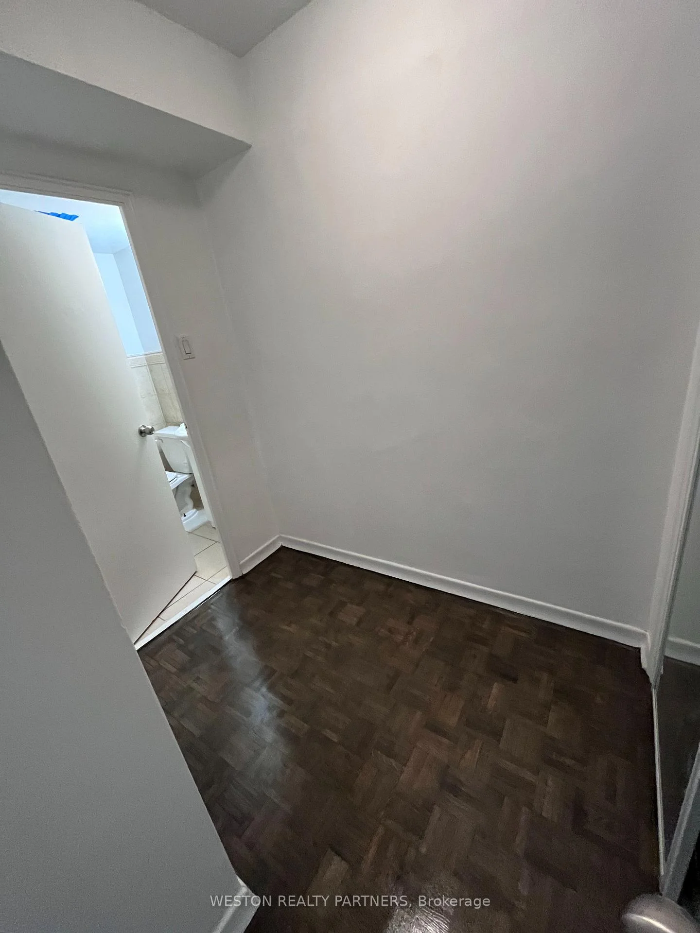 Photo 8 of Unit 204, 44 Walmer Road, Toronto, The Annex — HOMEH