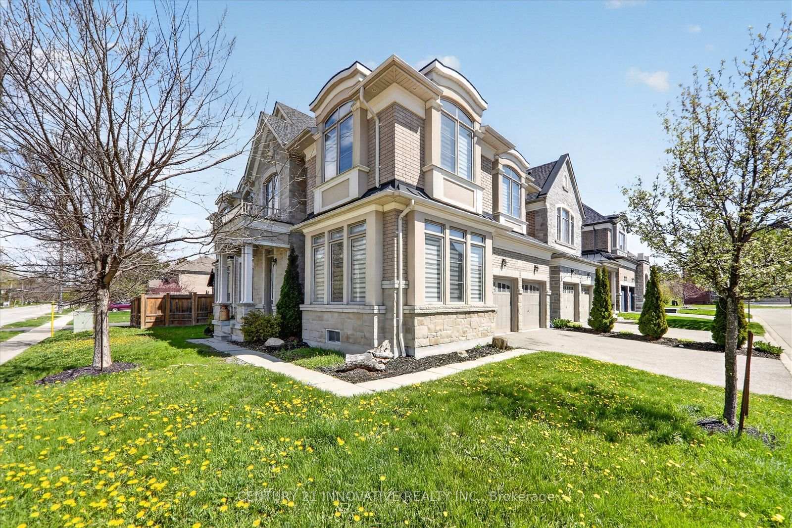 Photo 2 of Unit 1, 1815 Fairport Road, Pickering, Dunbarton — HOMEH