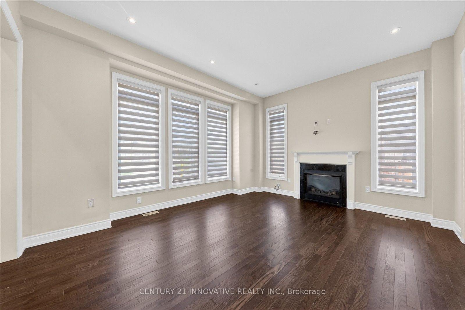 Photo 4 of Unit 1, 1815 Fairport Road, Pickering, Dunbarton — HOMEH