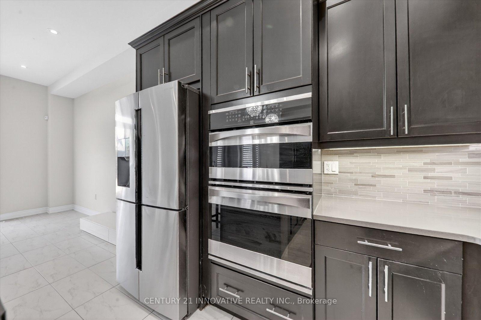 Photo 6 of Unit 1, 1815 Fairport Road, Pickering, Dunbarton — HOMEH