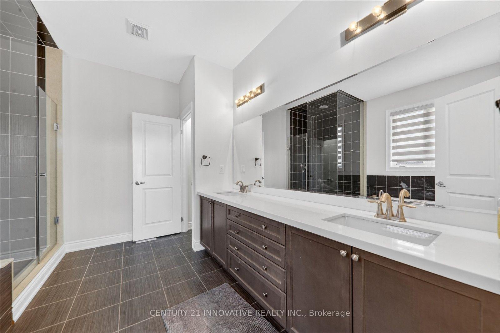 Photo 11 of Unit 1, 1815 Fairport Road, Pickering, Dunbarton — HOMEH