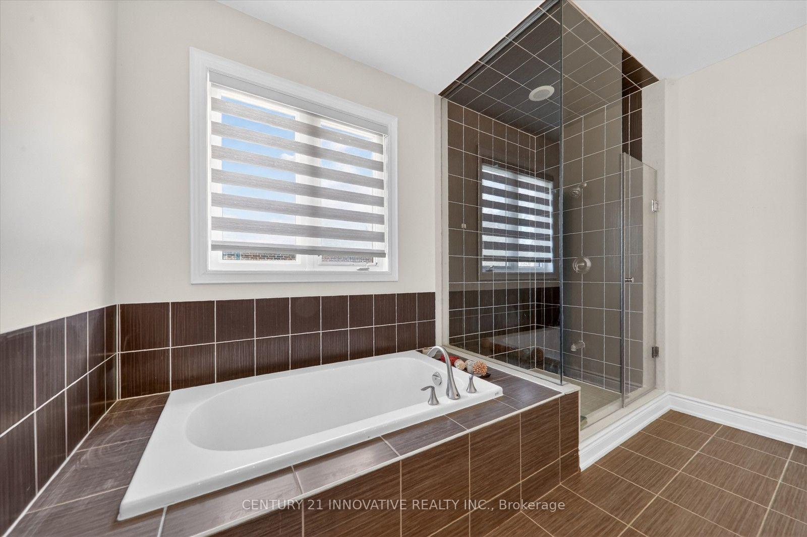 Photo 13 of Unit 1, 1815 Fairport Road, Pickering, Dunbarton — HOMEH