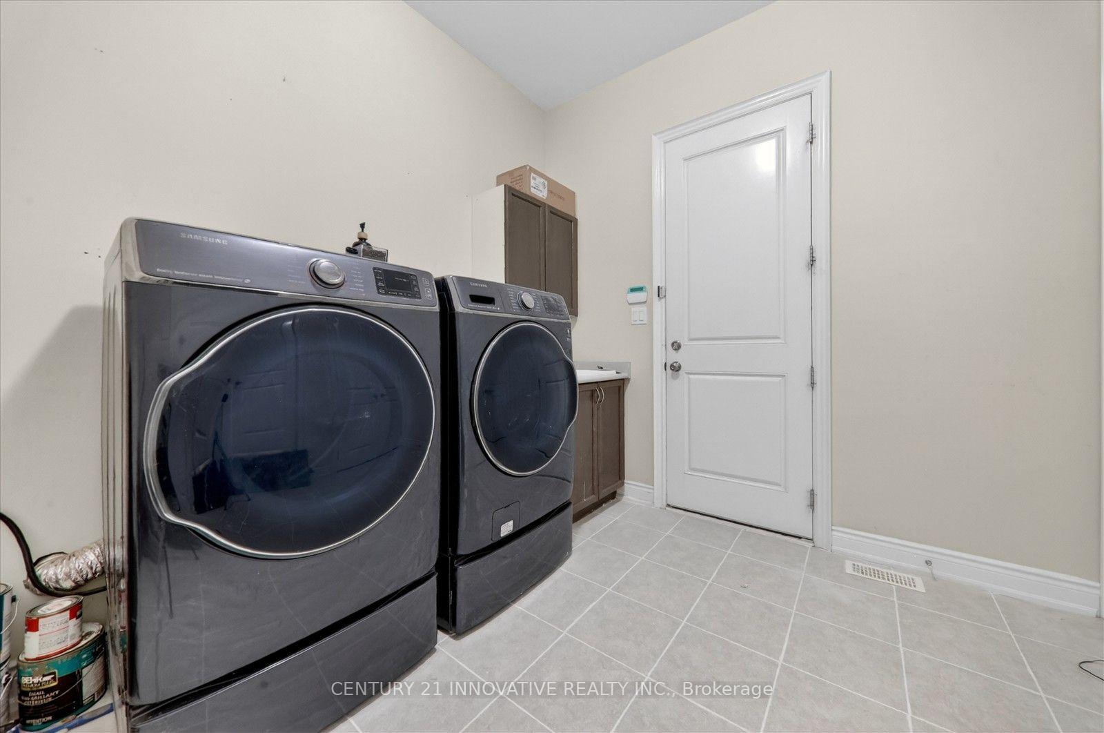 Photo 15 of Unit 1, 1815 Fairport Road, Pickering, Dunbarton — HOMEH