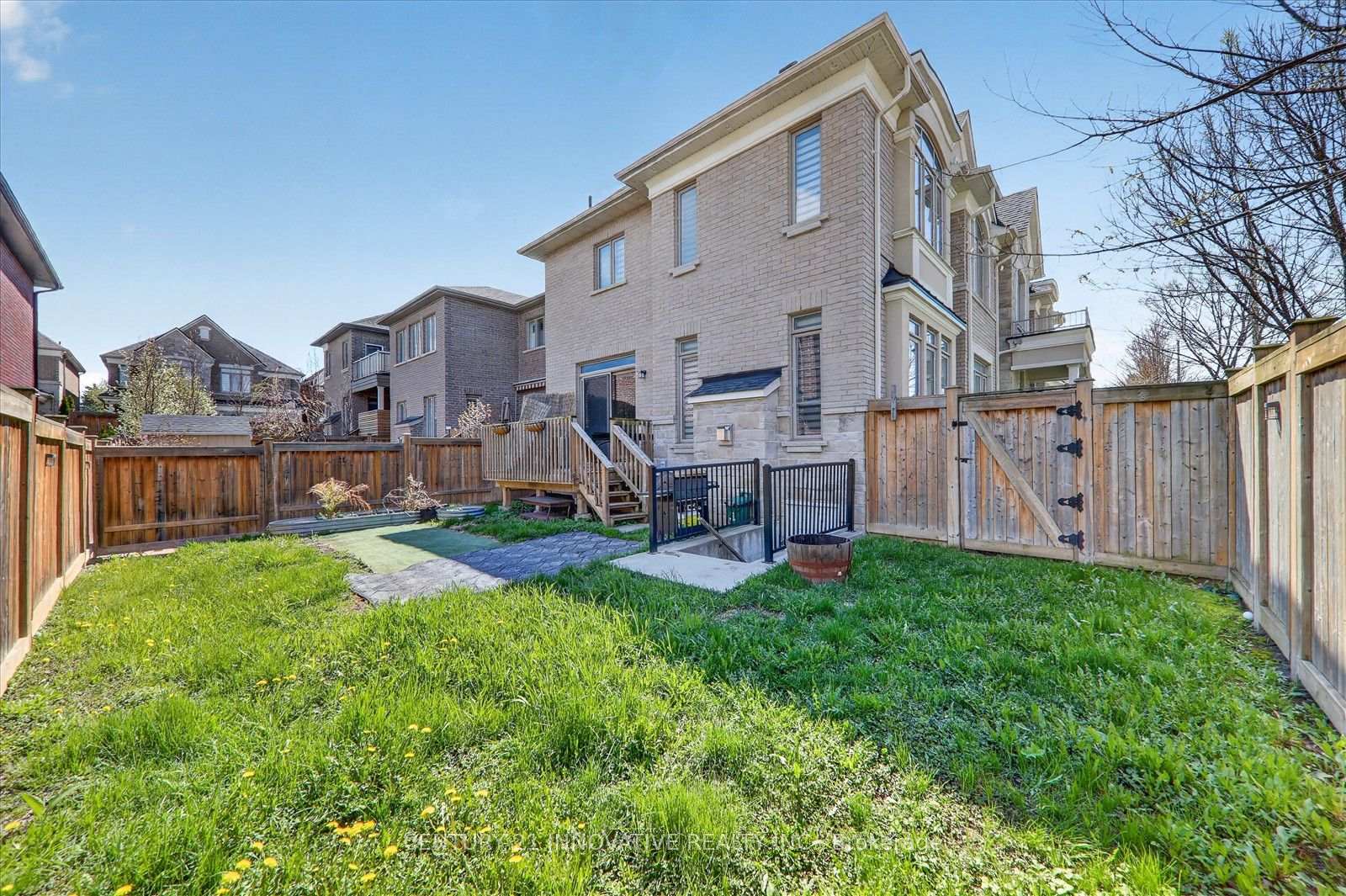 Photo 23 of Unit 1, 1815 Fairport Road, Pickering, Dunbarton — HOMEH