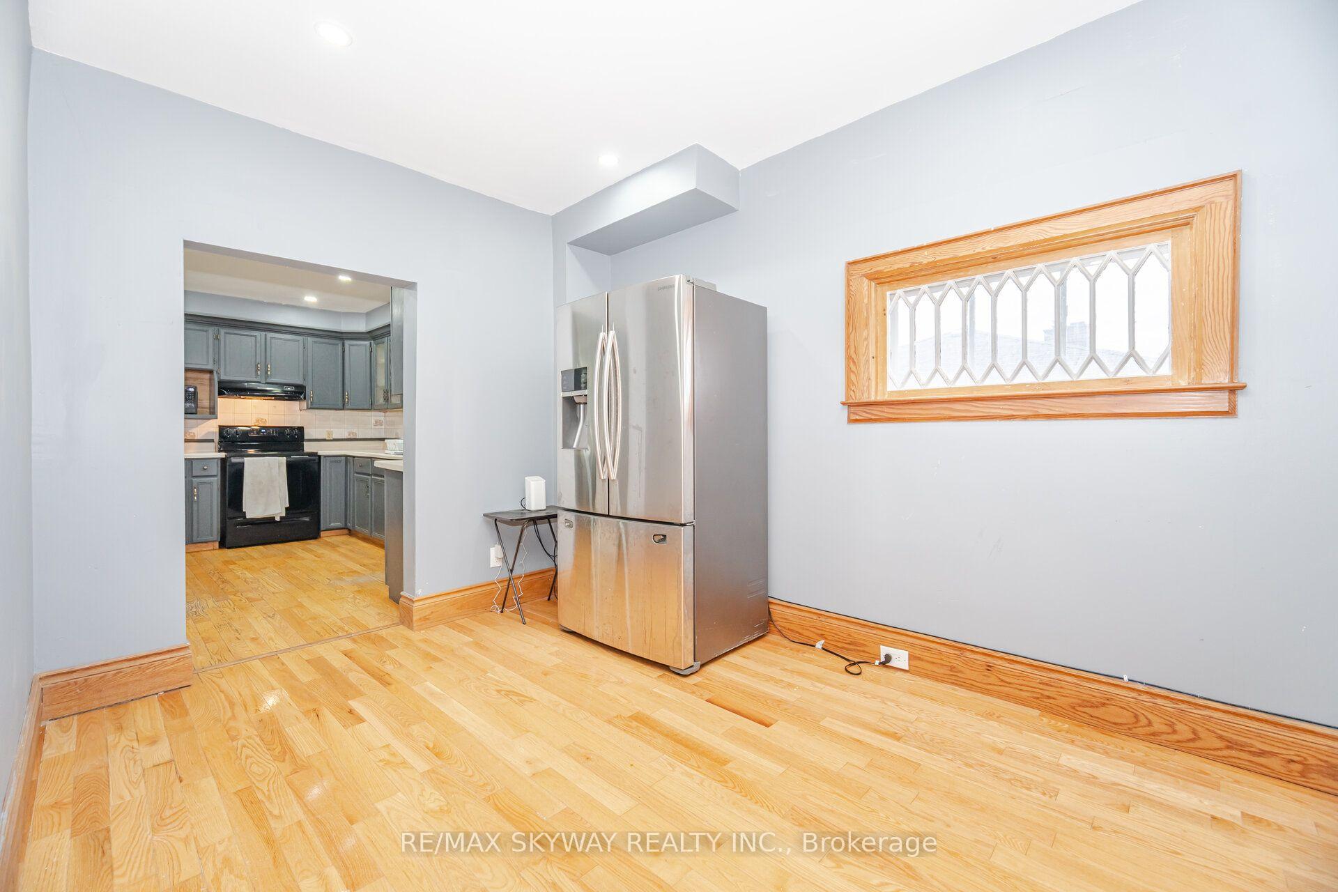 Photo 4 of 102 Queen Street S, New Tecumseth, Tottenham — HOMEH