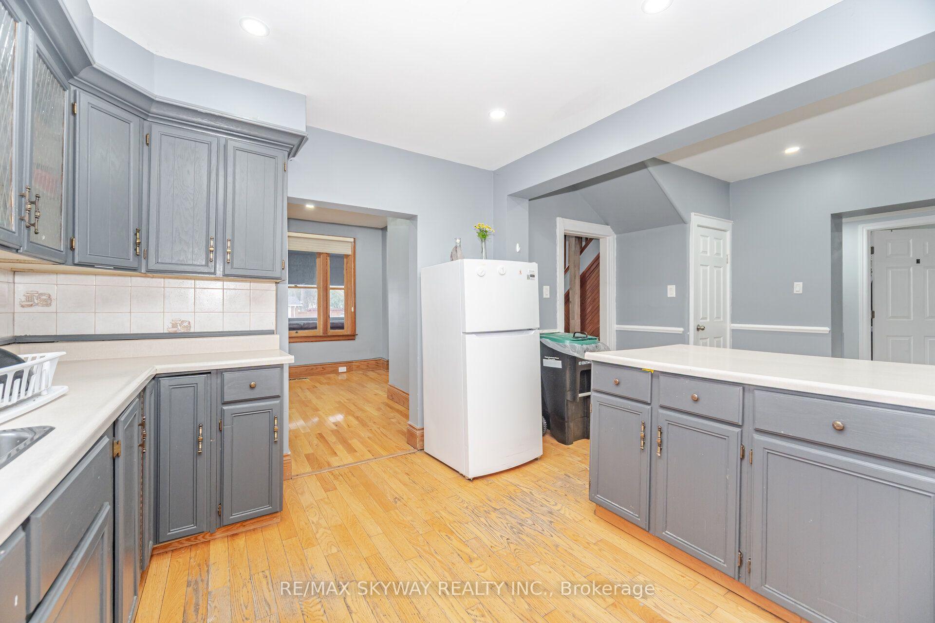 Photo 9 of 102 Queen Street S, New Tecumseth, Tottenham — HOMEH