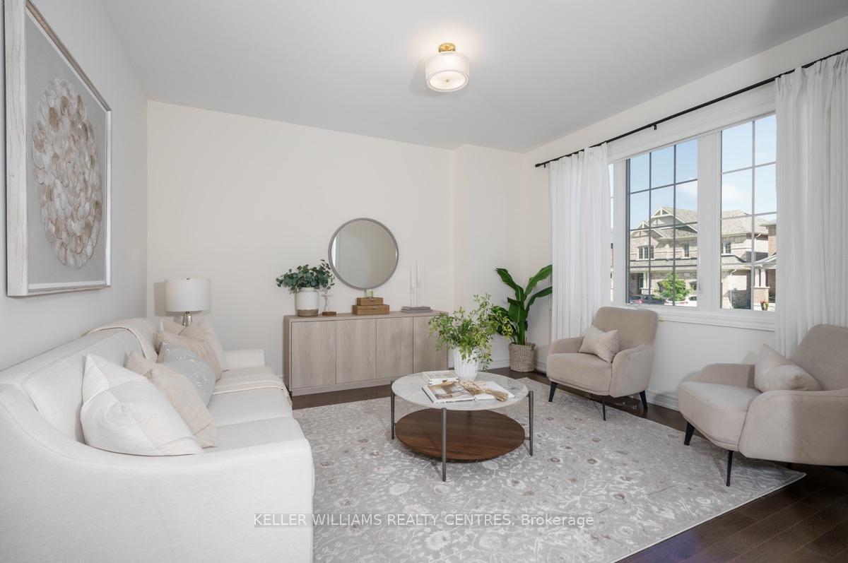 Photo 5 of 209 Danny Wheeler Boulevard, Georgina, Keswick North — HOMEH