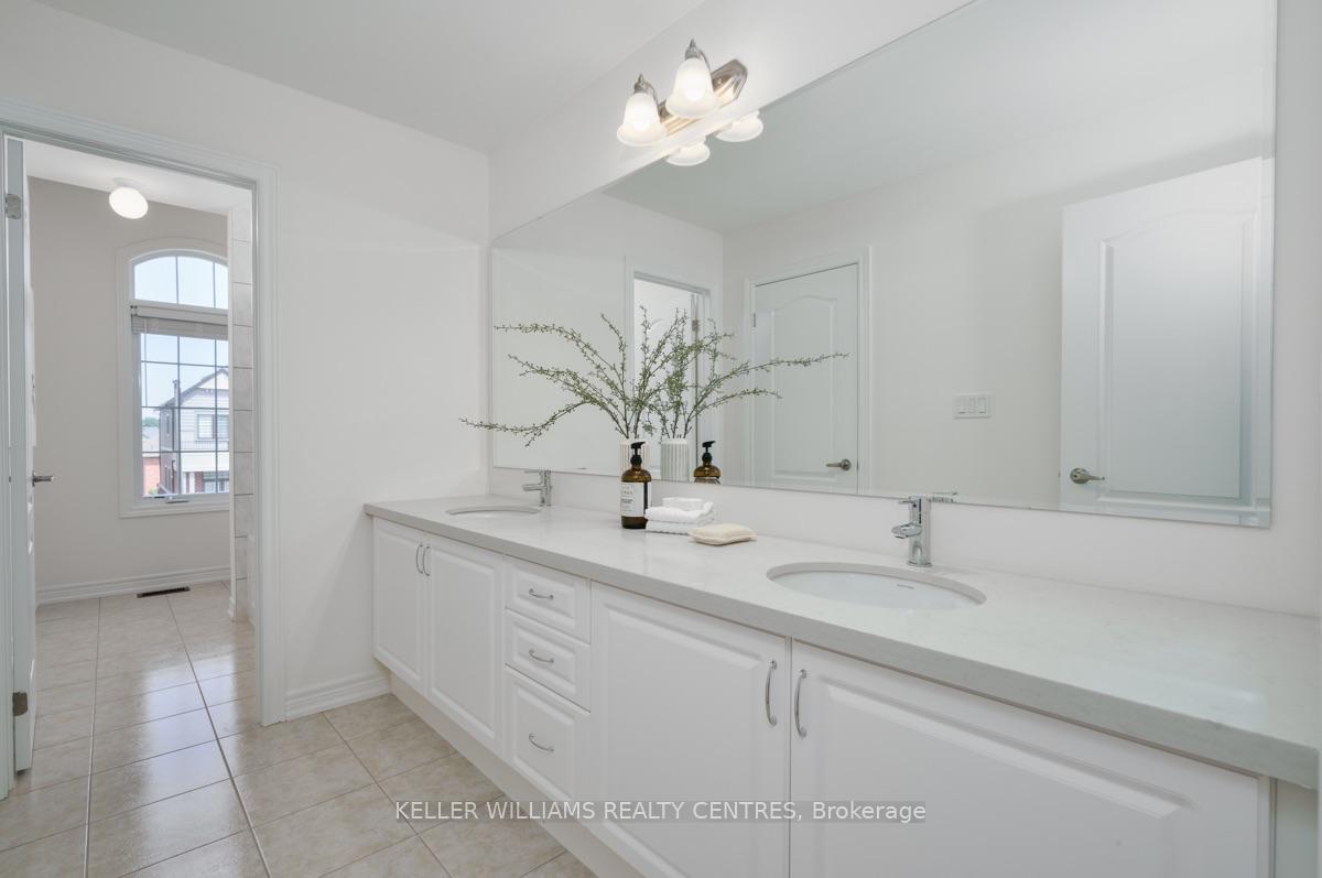 Photo 33 of 209 Danny Wheeler Boulevard, Georgina, Keswick North — HOMEH
