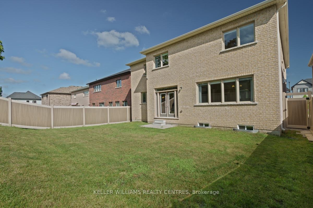 Photo 39 of 209 Danny Wheeler Boulevard, Georgina, Keswick North — HOMEH