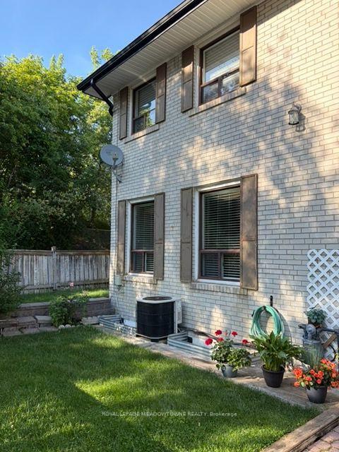 Photo 2 of Unit 19, 61 Ardglen Drive, Brampton, Brampton East — HOMEH